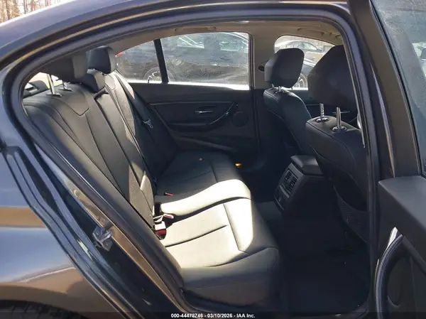 WBA8E5G32HNU42579 2017 BMW 3ER - Image 8