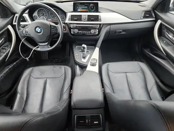 WBA8E5G32HNU42775 2017 BMW 3ER - Image 8
