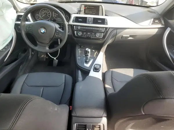 WBA8E5G32HNU43599 2017 BMW 3ER - Image 8