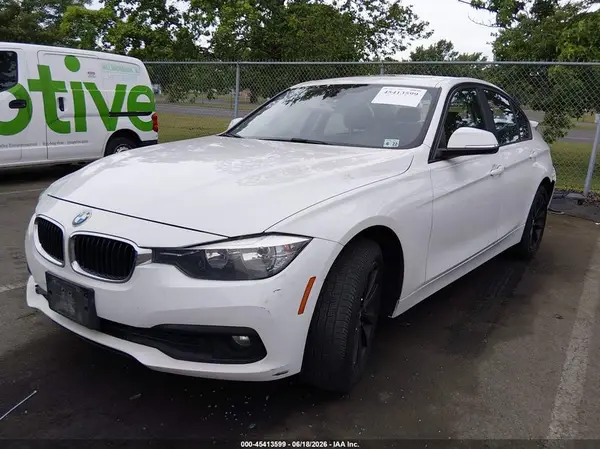 WBA8E5G32HNU43747 2017 BMW 3ER - Image 2