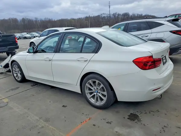 WBA8E5G32HNU45238 2017 BMW 3ER - Image 2
