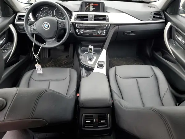 WBA8E5G32HNU45465 2017 BMW 3ER - Image 8