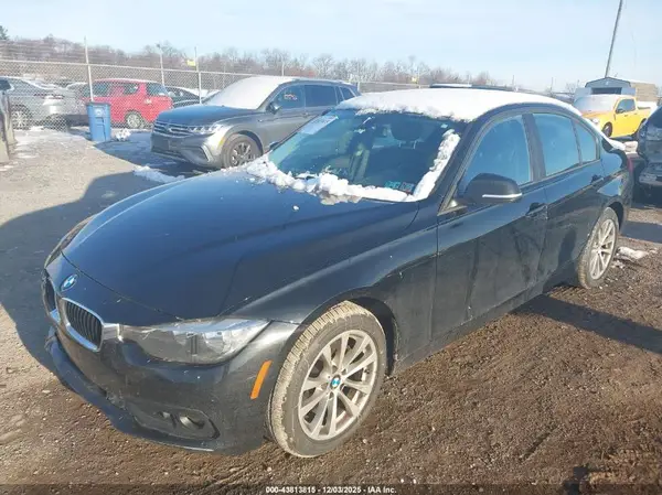 WBA8E5G33HNU42459 2017 BMW 3ER - Image 2