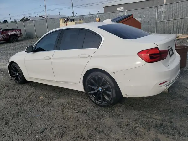 WBA8E5G33HNU42963 2017 BMW 3ER - Image 2