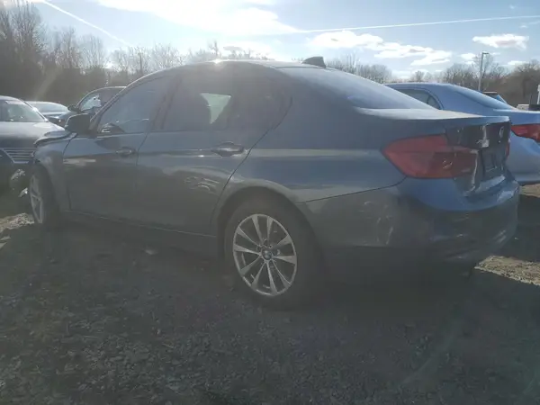 WBA8E5G33HNU43580 2017 BMW 3ER - Image 2