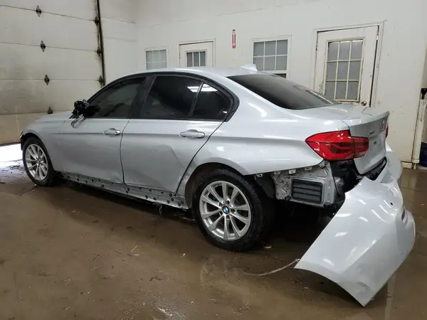 WBA8E5G33HNU44812 2017 BMW 3ER - Image 2