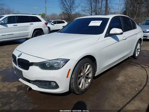 WBA8E5G34HNU42826 2017 BMW 3ER - Image 2