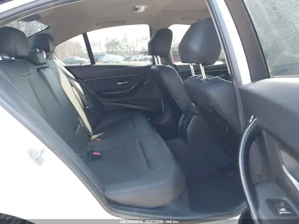 WBA8E5G34HNU42826 2017 BMW 3ER - Image 8