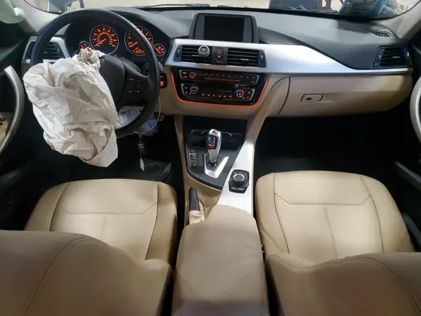 WBA8E5G34HNU43779 2017 BMW 3ER - Image 8