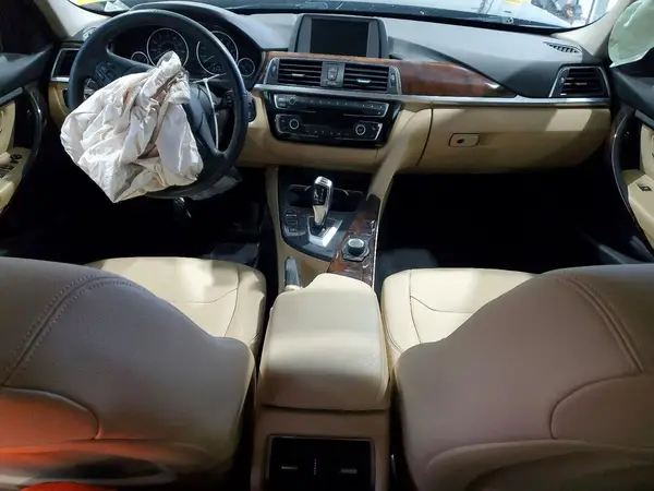 WBA8E5G34HNU44155 2017 BMW 3ER - Image 8