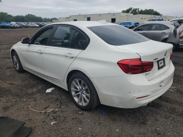 WBA8E5G35HNU43595 2017 BMW 3ER - Image 2