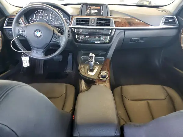 WBA8E5G35HNU44097 2017 BMW 3ER - Image 8