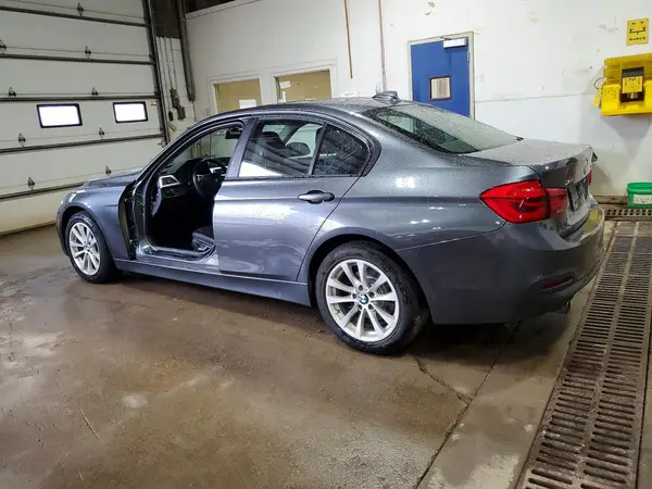 WBA8E5G36HNU44397 2017 BMW 3ER - Image 2