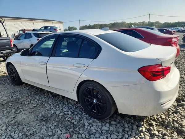 WBA8E5G36HNU44593 2017 BMW 3ER - Image 2