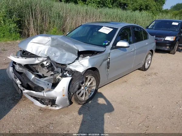 WBA8E5G38HNU43588 2017 BMW 3ER - Image 2