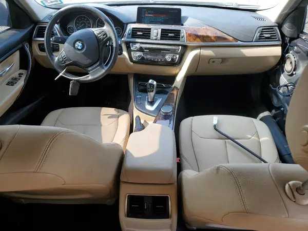 WBA8E5G38HNU44000 2017 BMW 3ER - Image 8