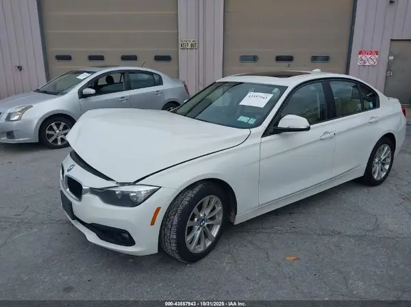 WBA8E5G38HNU44076 2017 BMW 3ER - Image 2