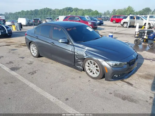 WBA8E5G39HNU42997 2017 BMW 3ER - Image 1