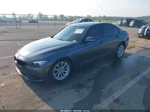 WBA8E5G39HNU42997 2017 BMW 3ER - Image 2