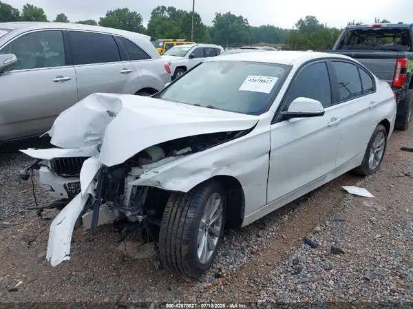 WBA8E5G39HNU43504 2017 BMW 3ER - Image 2