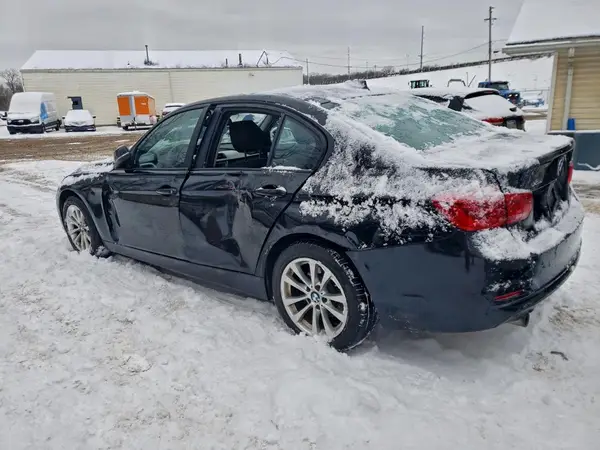 WBA8E5G39HNU43941 2017 BMW 3ER - Image 2