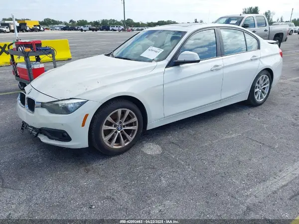 WBA8E5G39HNU44894 2017 BMW 3ER - Image 2