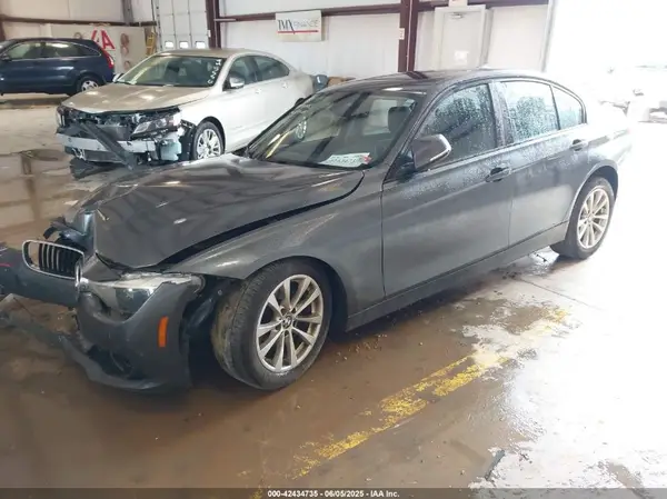 WBA8E5G39HNU45088 2017 BMW 3ER - Image 2
