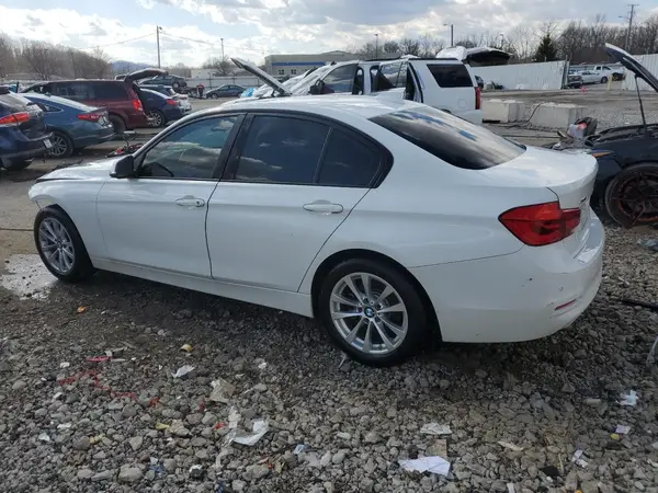WBA8E5G3XHNU44600 2017 BMW 3ER - Image 2
