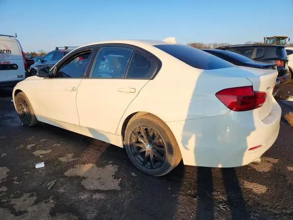 WBA8E5G50HNU41402 2017 BMW 3ER - Image 2