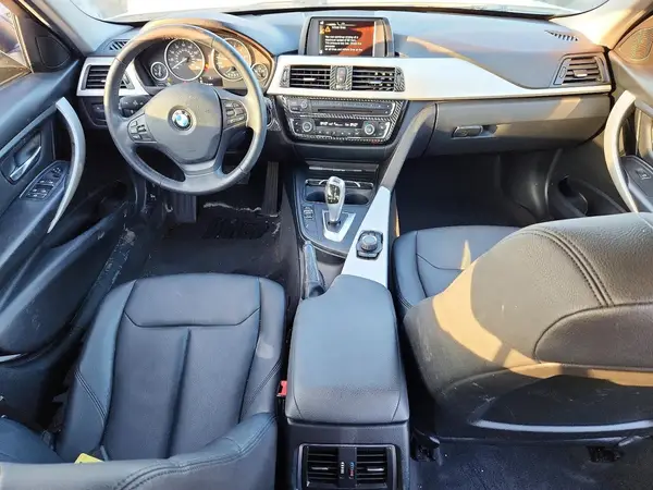 WBA8E5G50HNU41402 2017 BMW 3ER - Image 8
