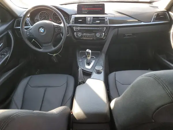 WBA8E5G50JNU47044 2018 BMW 3ER - Image 8