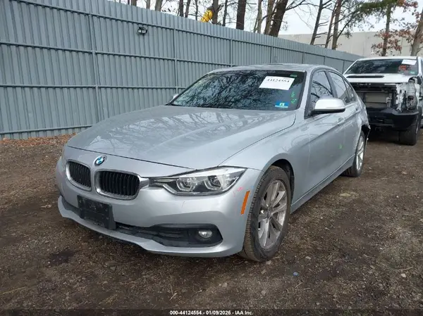 WBA8E5G50JNU47416 2018 BMW 3ER - Image 2