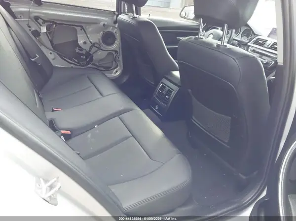 WBA8E5G50JNU47416 2018 BMW 3ER - Image 8