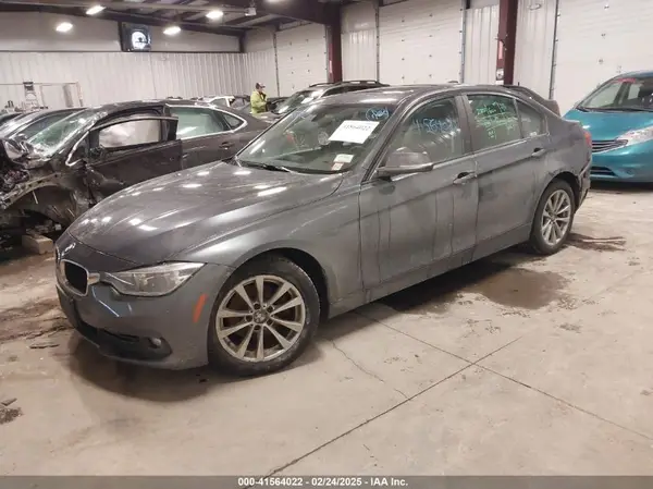 WBA8E5G50JNU48047 2018 BMW 3ER - Image 2