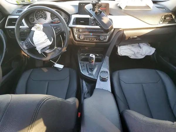 WBA8E5G50JNV01717 2018 BMW 3ER - Image 8