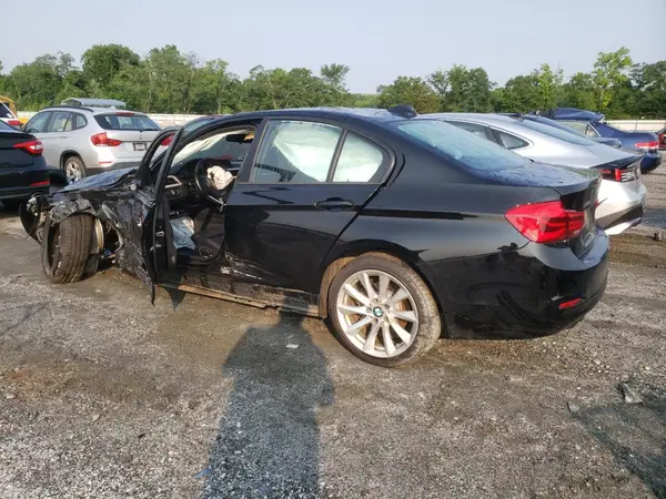 WBA8E5G50JNV02754 2018 BMW 3ER - Image 2
