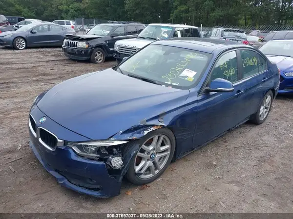 WBA8E5G50JNV03130 2018 BMW 3ER - Image 2
