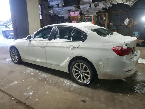 WBA8E5G51HNU22471 2017 BMW 3ER - Image 2