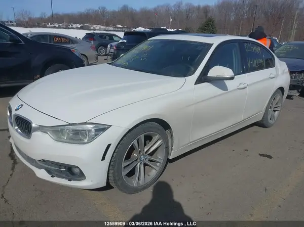 WBA8E5G51HNU22776 2017 BMW 3ER - Image 2