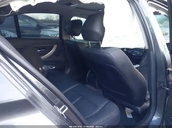 WBA8E5G51HNU22857 2017 BMW 3ER - Image 8