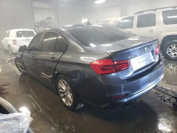 WBA8E5G51HNU23040 2017 BMW 3ER - Image 2