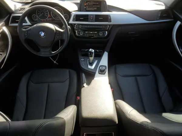 WBA8E5G51HNU42204 2017 BMW 3ER - Image 8