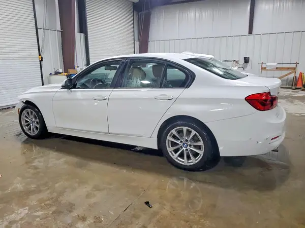 WBA8E5G51JNU45979 2018 BMW 3ER - Image 2