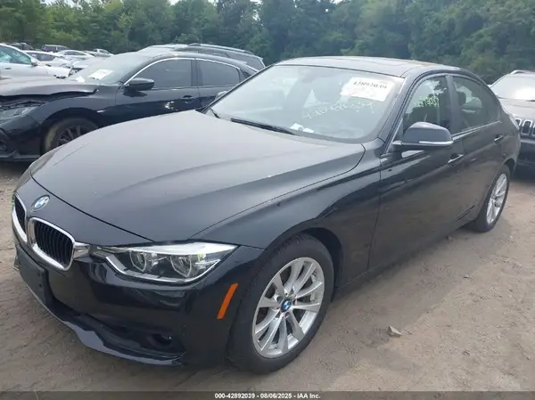 WBA8E5G51JNV02634 2018 BMW 3ER - Image 2
