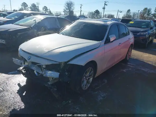 WBA8E5G52GNU19304 2016 BMW 3ER - Image 2