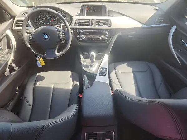 WBA8E5G52HNU41451 2017 BMW 3ER - Image 8