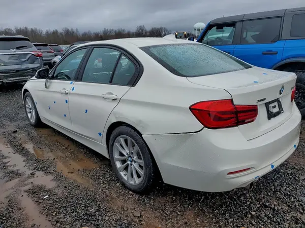 WBA8E5G52JNU46462 2018 BMW 3ER - Image 2