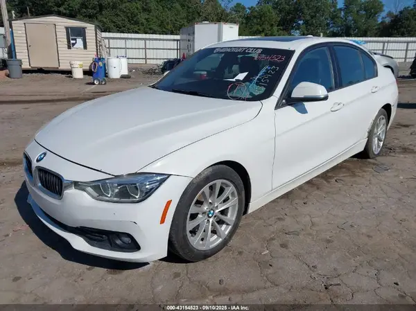 WBA8E5G52JNU47448 2018 BMW 3ER - Image 2