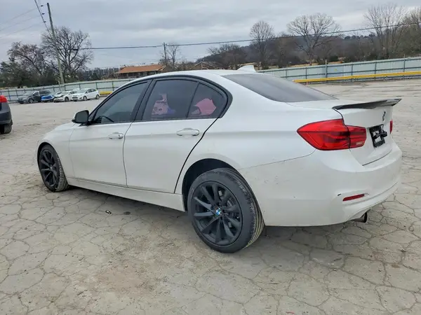 WBA8E5G52JNU47997 2018 BMW 3ER - Image 2