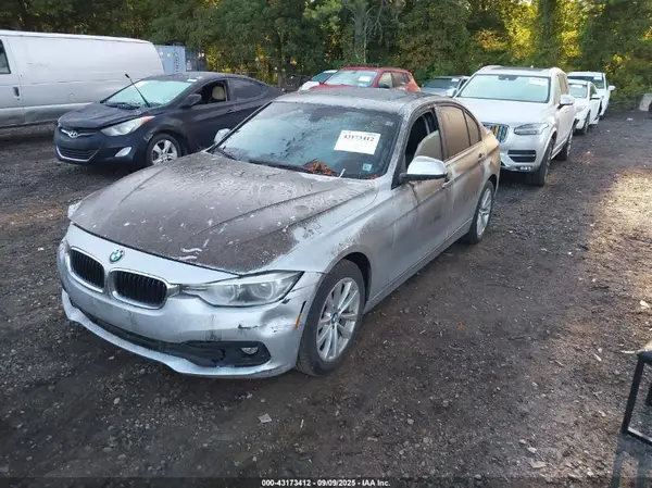 WBA8E5G52JNV01914 2018 BMW 3ER - Image 2